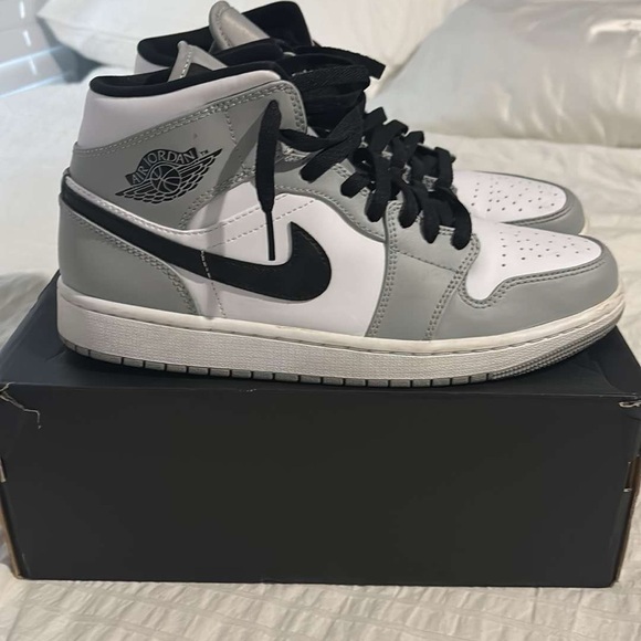 Jordan 1 Smoke Grey - Picture 1 of 6